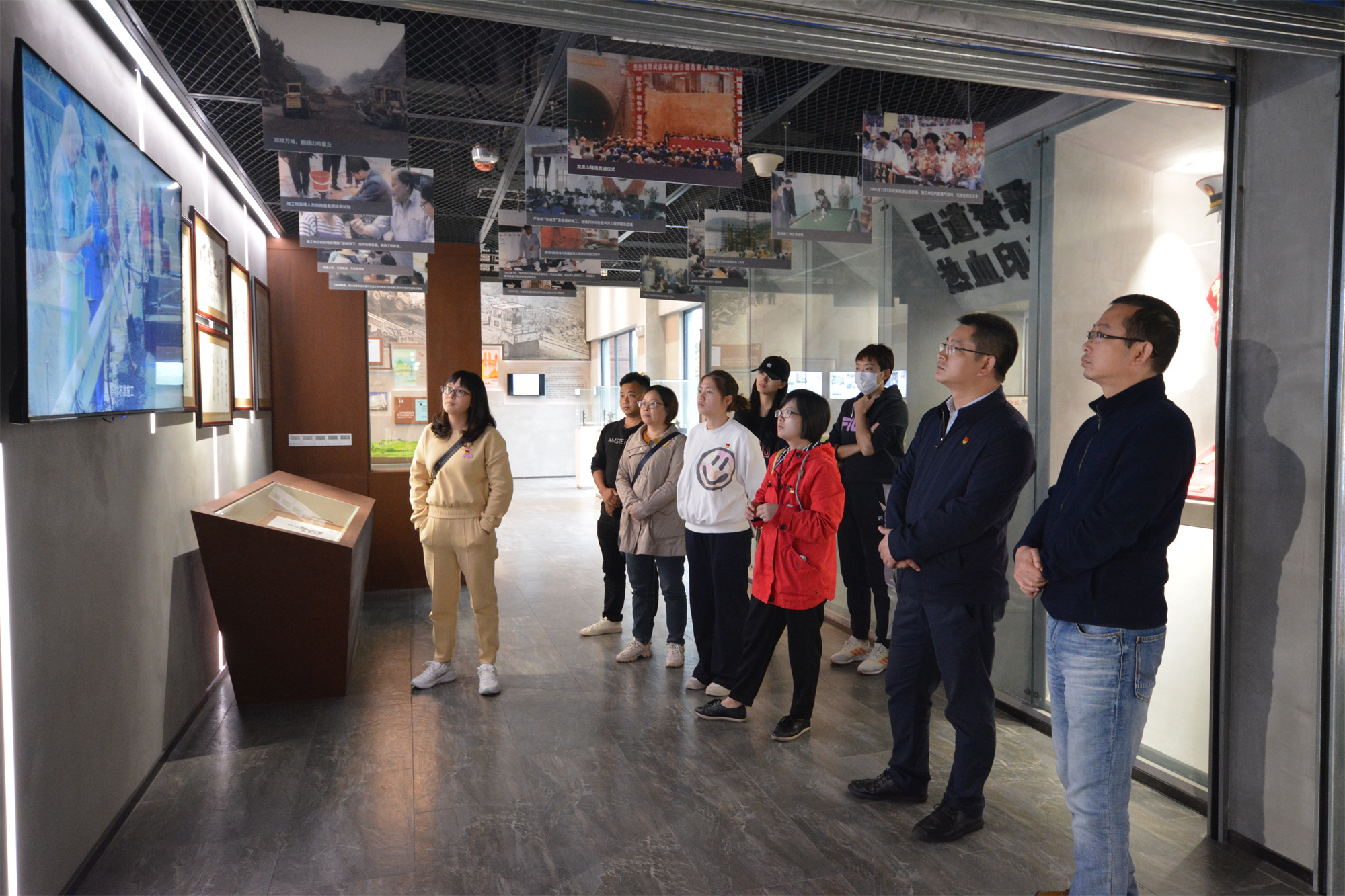 四川興程建設(shè)投資有限責(zé)任公司赴成渝分公司內(nèi)江管理處參觀交流