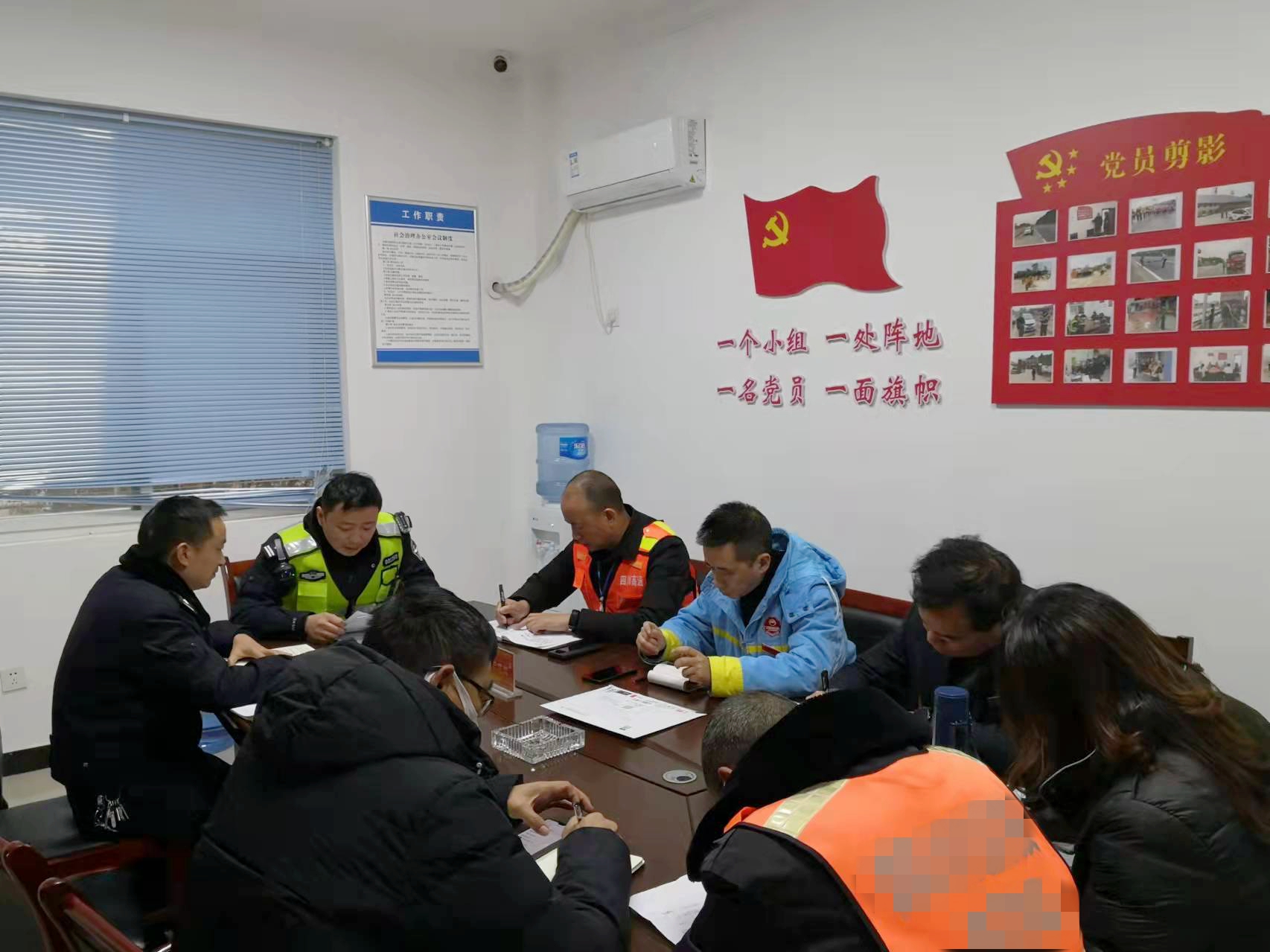 成渝高速公路資陽服務(wù)區(qū)“社治辦”三到位部署節(jié)前安全生產(chǎn)工作會(huì)