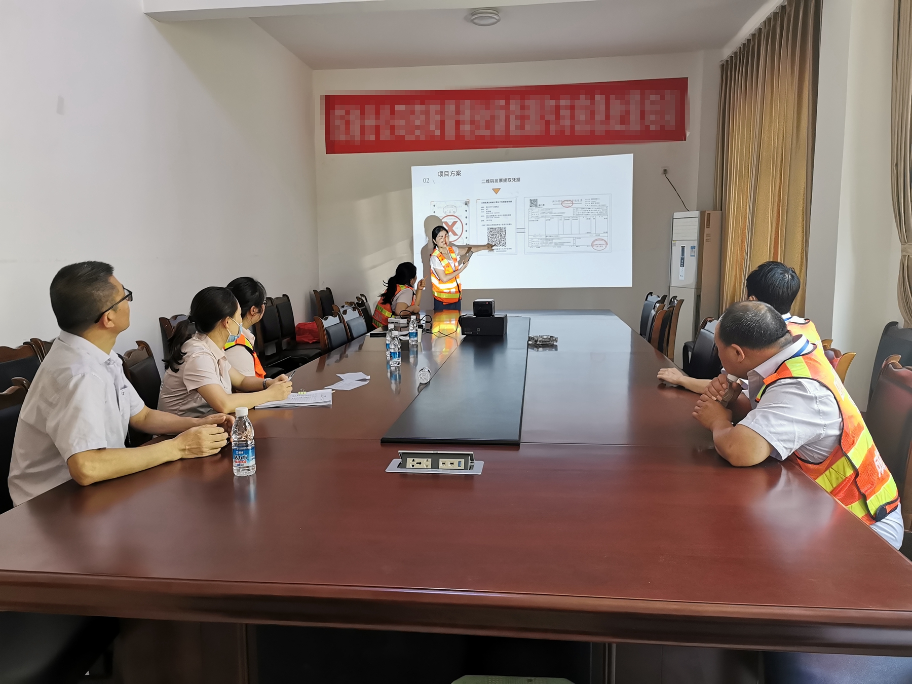 資陽管理處開展現(xiàn)金車道紙票改電票運(yùn)營培訓(xùn)