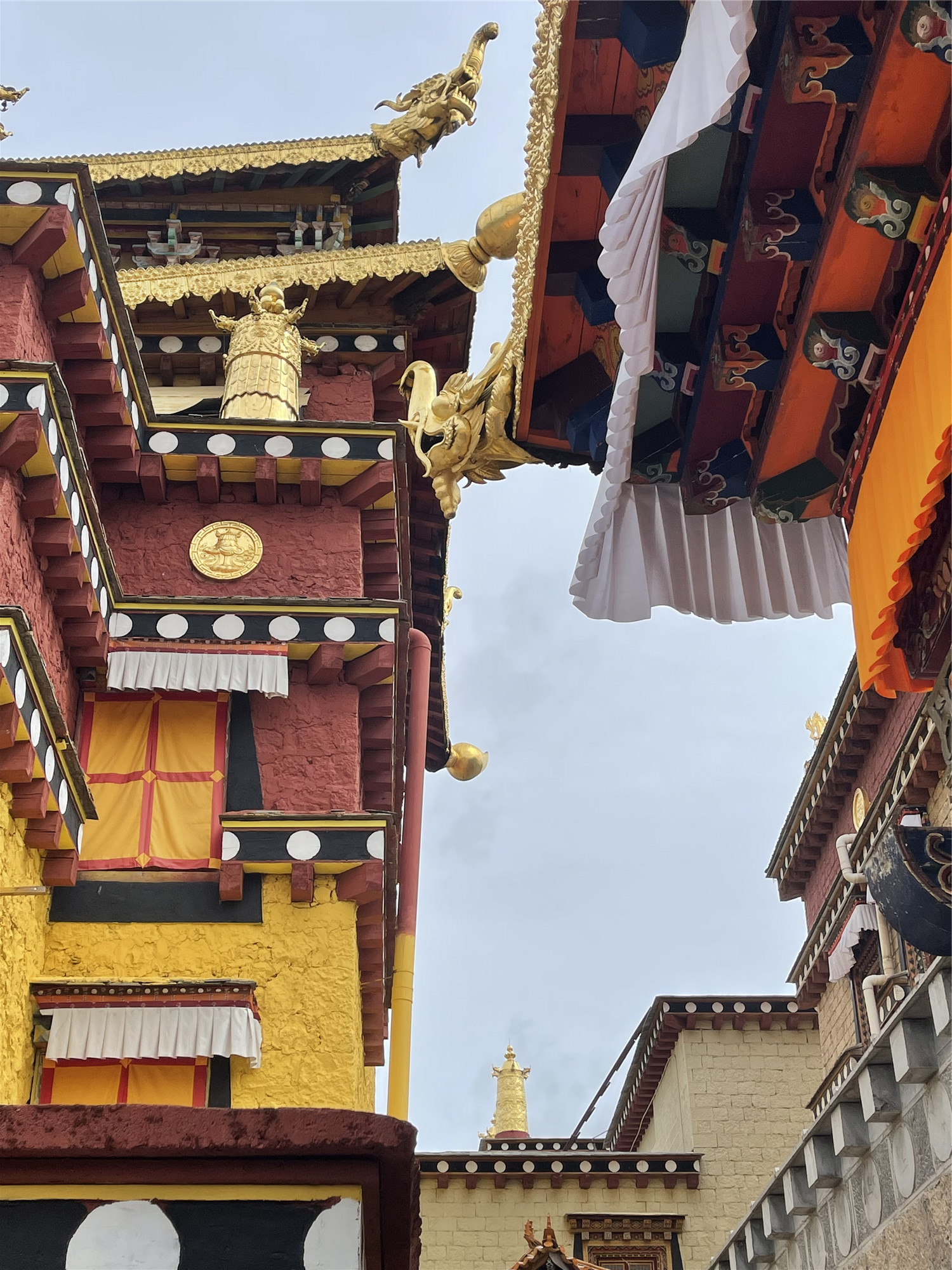 藏區(qū)寺廟——四川成渝高速公路股份有限公司成渝分公司崔蓉_副本