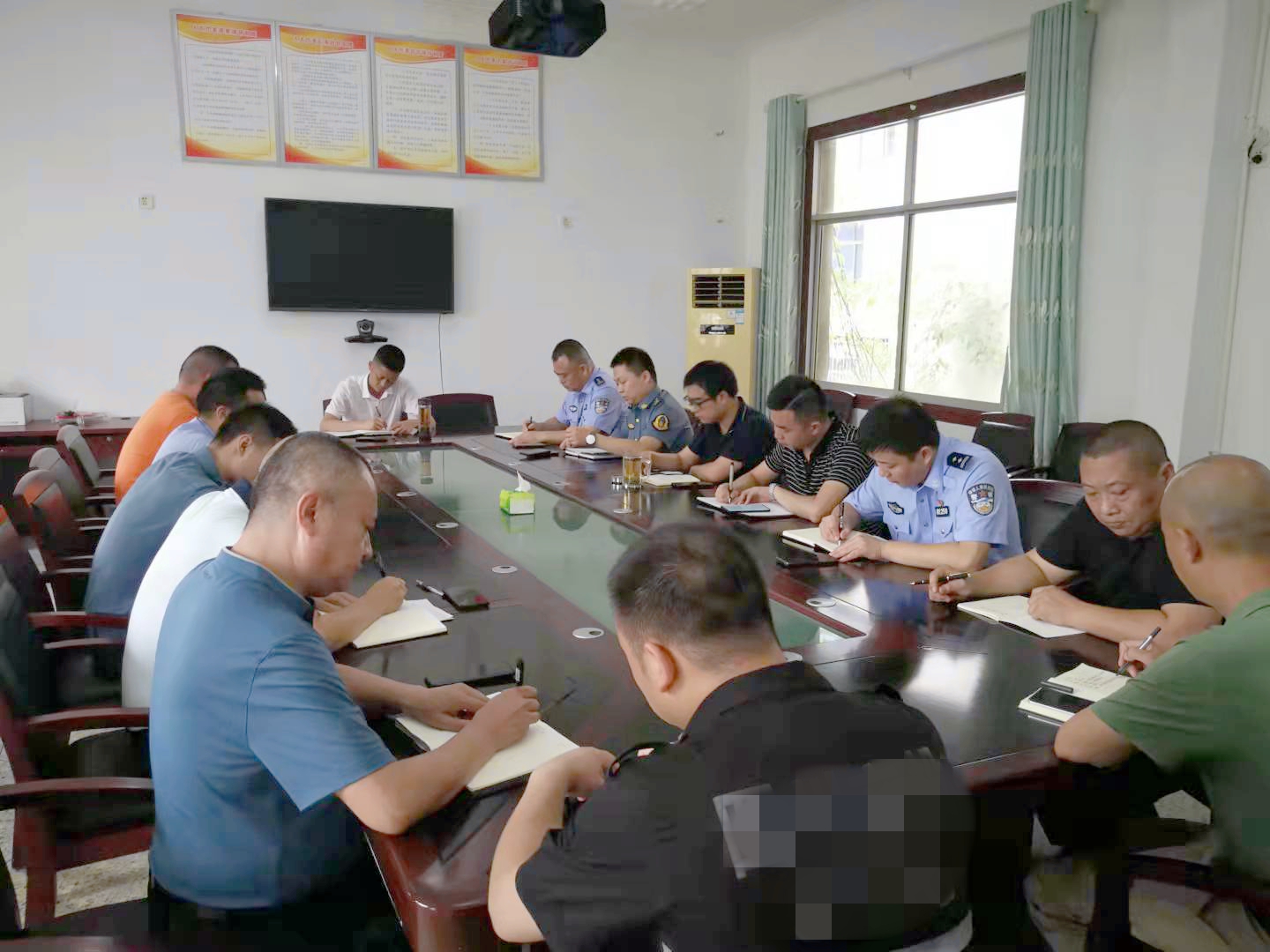 成渝高速資陽(yáng)聯(lián)勤辦聯(lián)合地方政府召開節(jié)假日保通保暢協(xié)調(diào)會(huì)