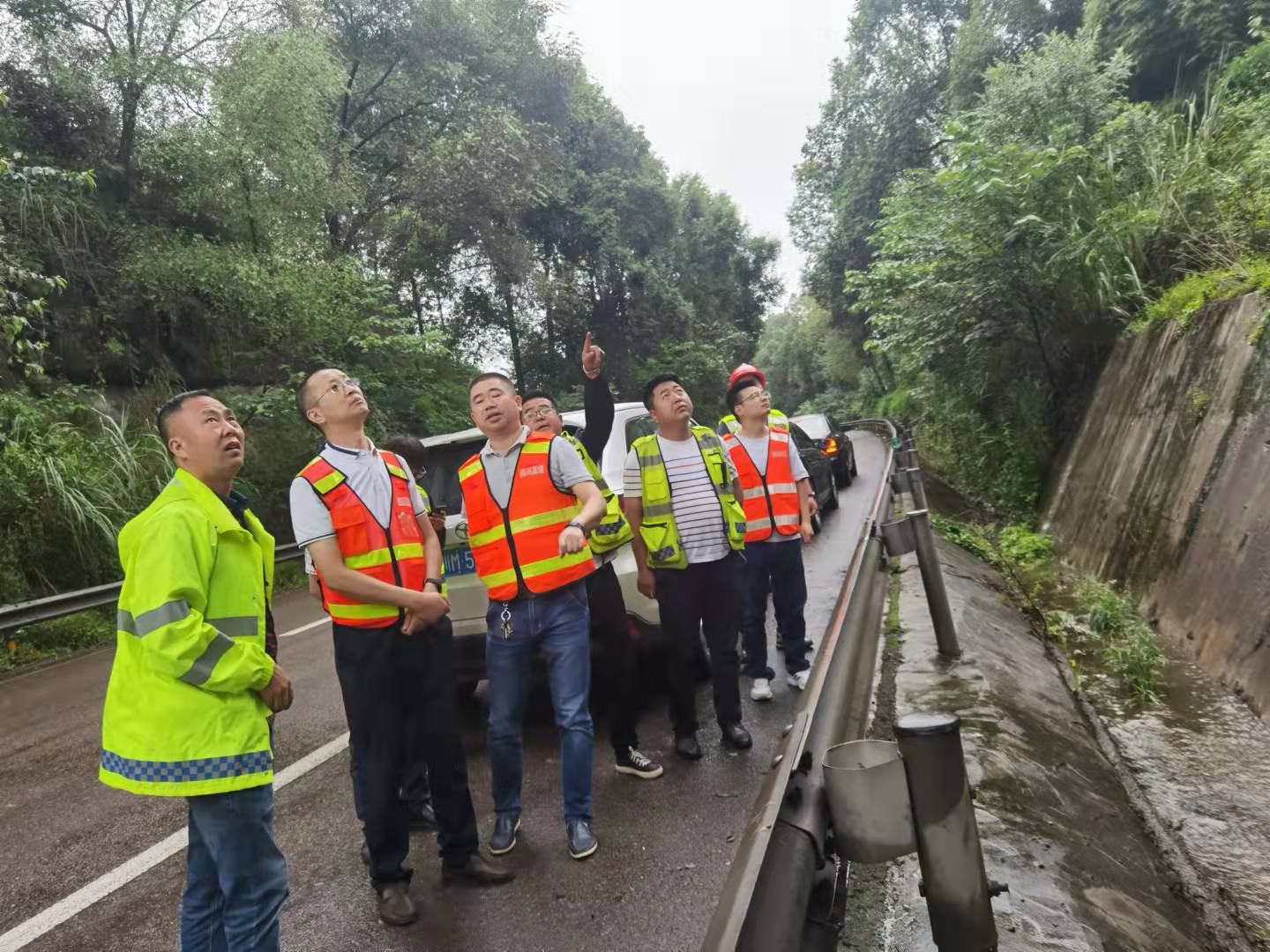 成渝分公司組織開展9·16瀘縣地震震后高速公路設施構筑物安全排查工作