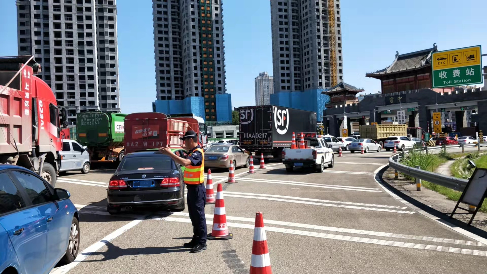 成渝高速公路切實做好“中秋”期間安全保暢工作