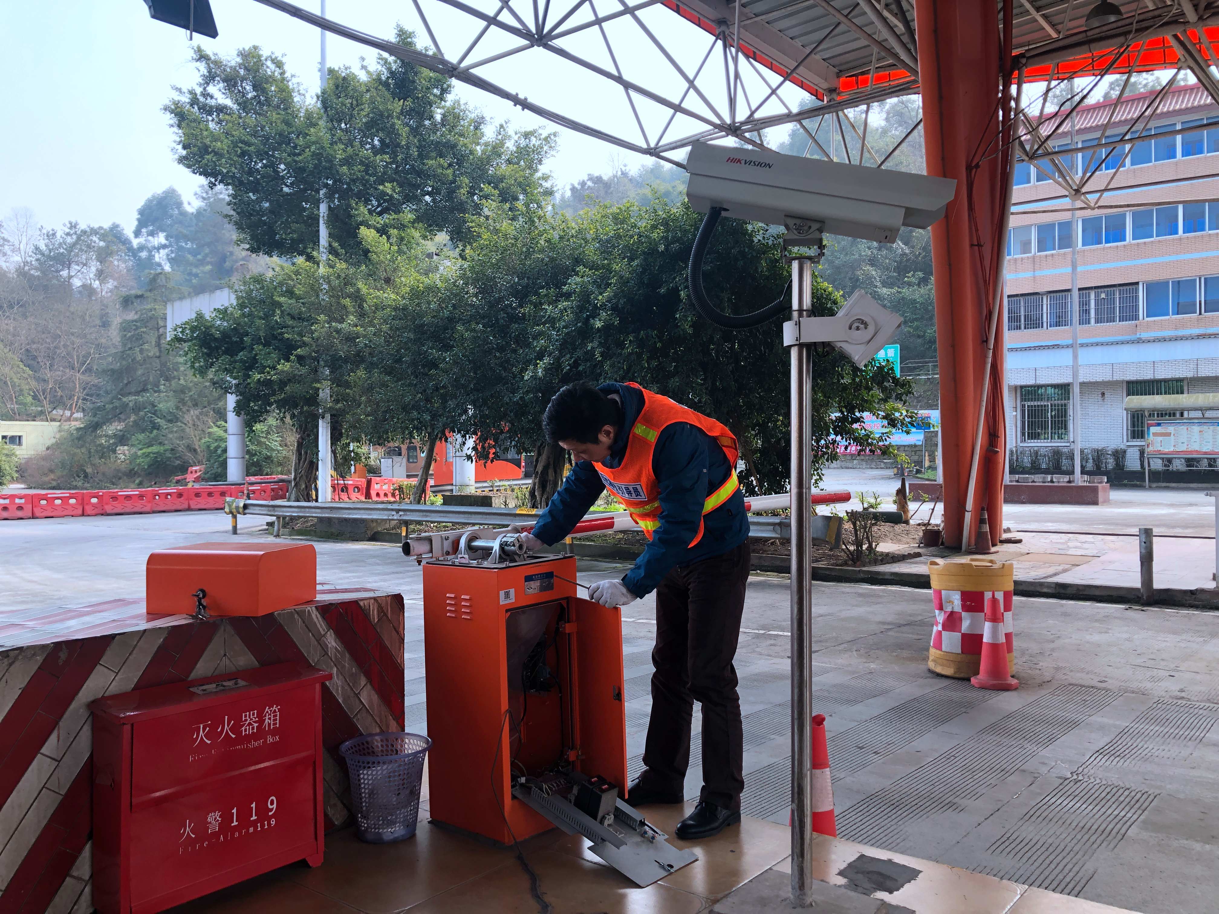 內江管理處開展春節前機電巡檢工作