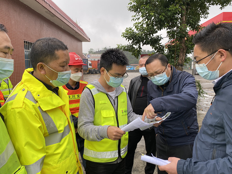 成渝分公司現場踏勘成渝換電走廊暨換電重卡項目建設