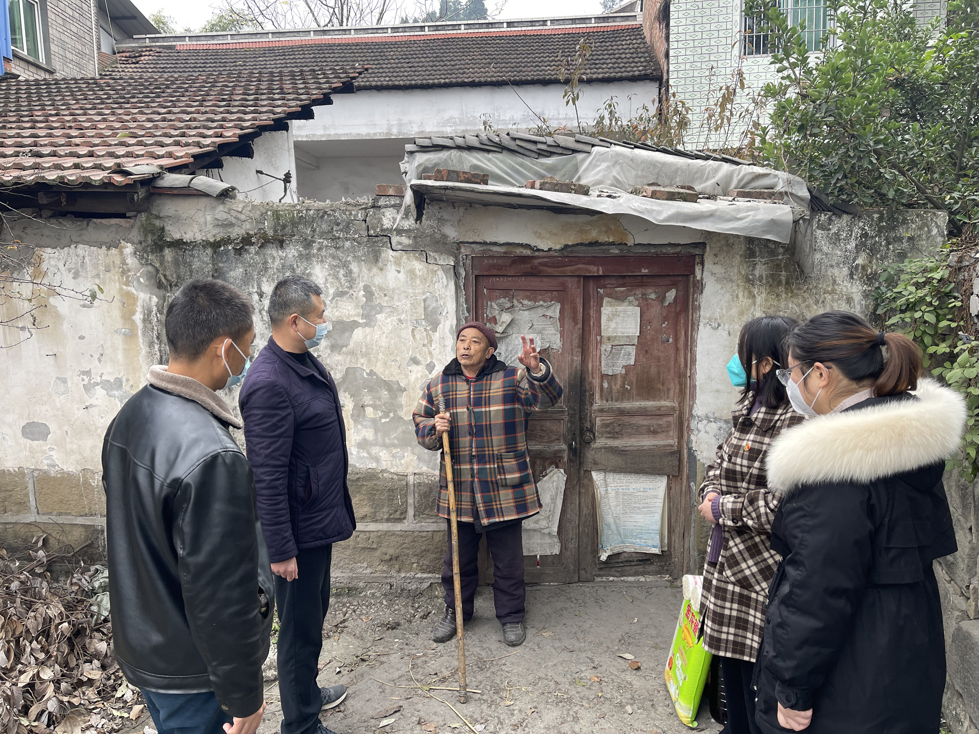 12.15+鄭媛+資陽(yáng)管理處第一黨支部開展“助力鄉(xiāng)村建設(shè) 幫扶暖人心”入戶走訪慰問(wèn)活動(dòng)