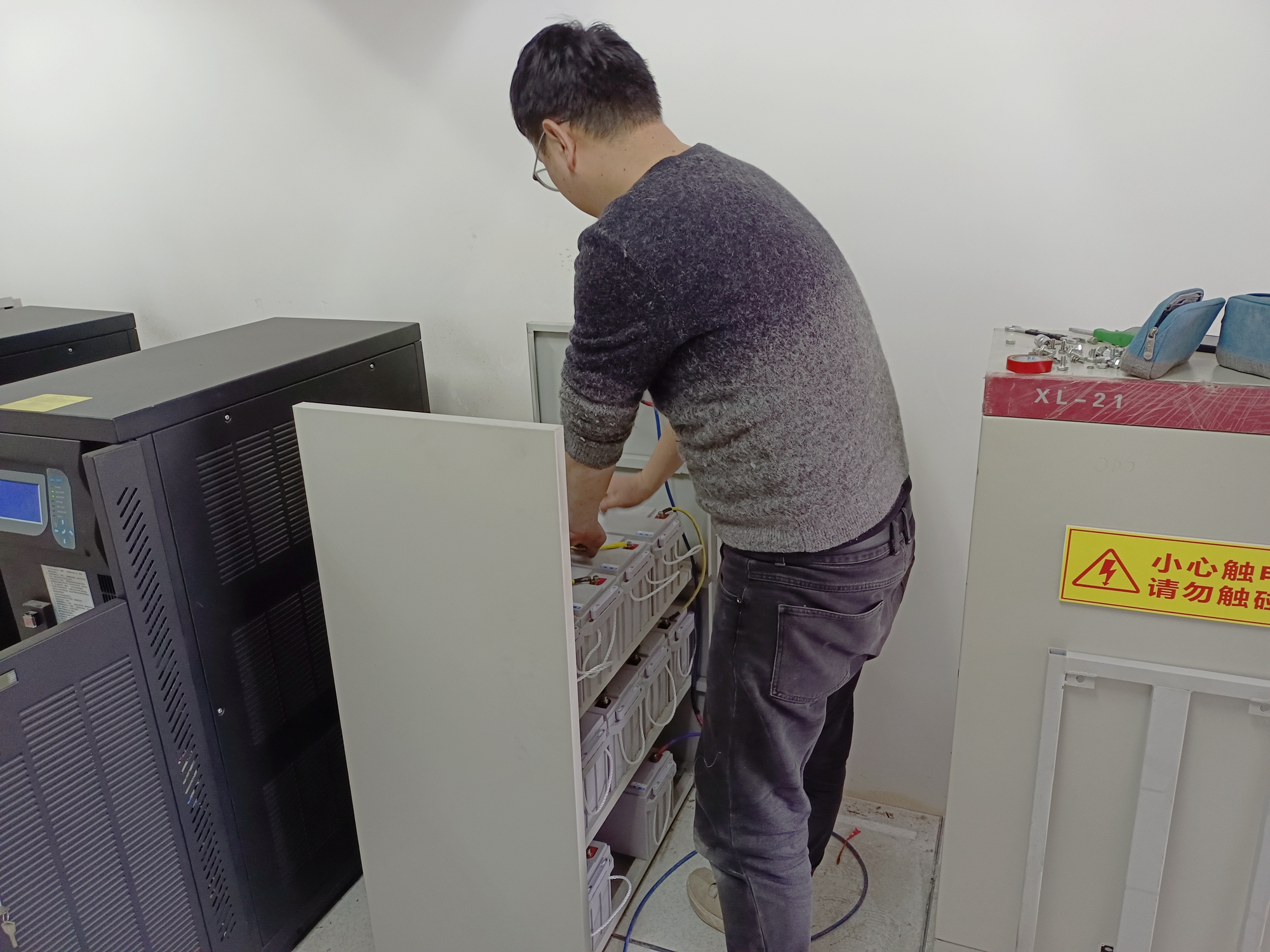 資陽管理處及時排除收費站突發(fā)UPS供電故障