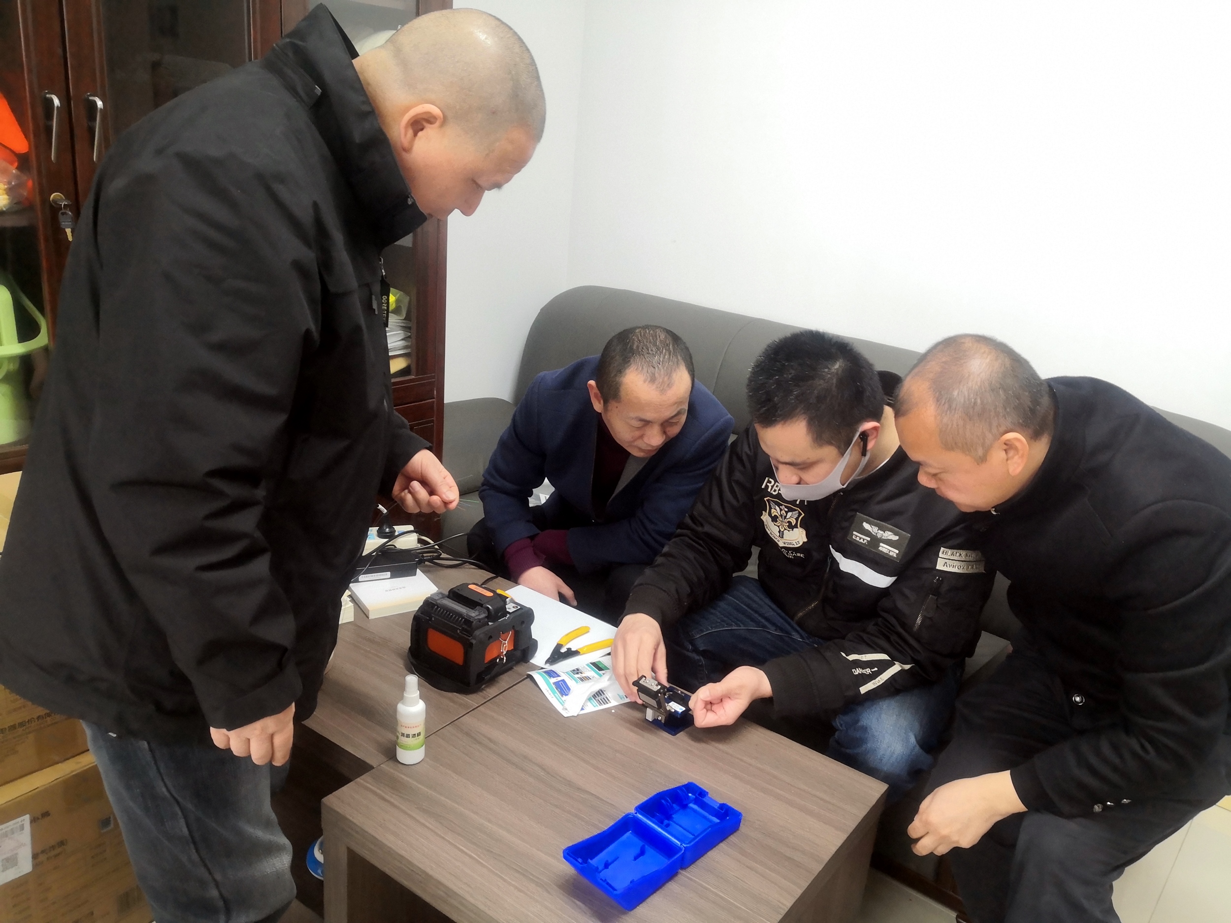 成都管理處開展光纖熔接技術培訓