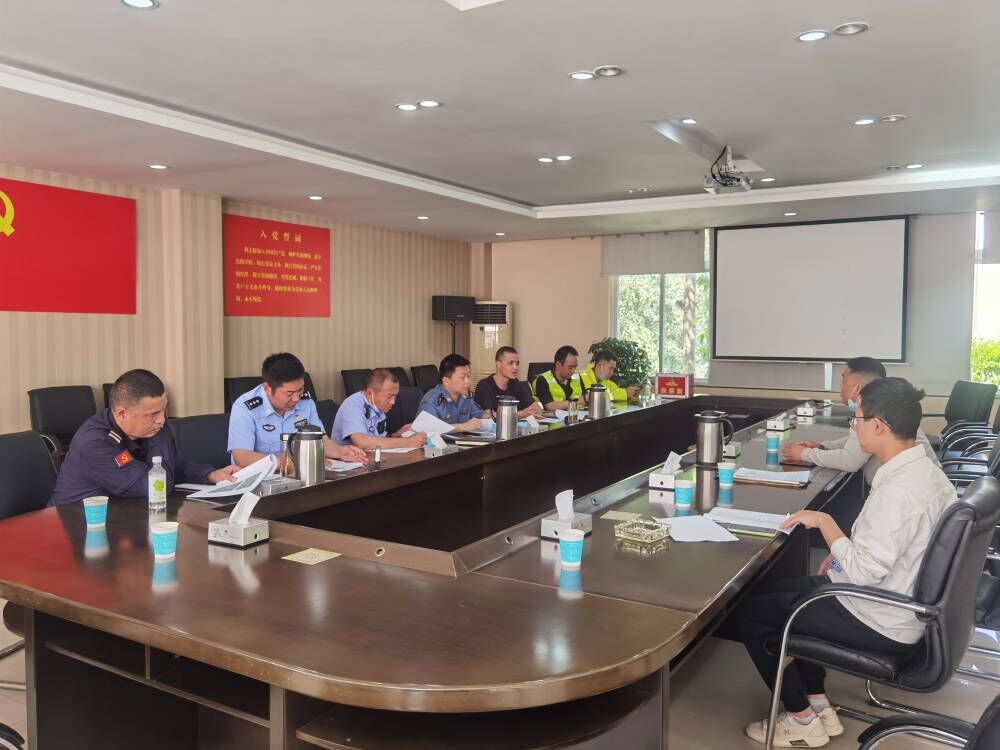 成渝高速內(nèi)江聯(lián)勤辦召開跨越成渝高速220千伏壽松一、二線遷改工程聯(lián)勤協(xié)調(diào)會
