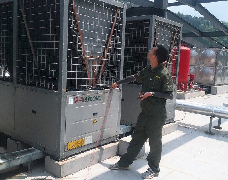 成都管理處開展機電設施設備防雷檢測