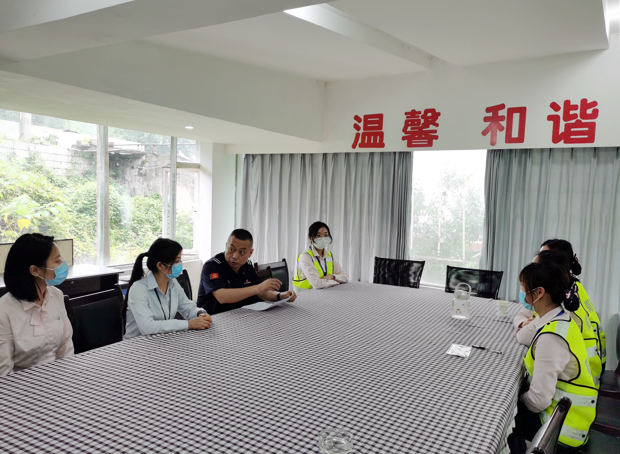 6.10+徐博+資陽管理處第二黨支部組織預(yù)備黨員轉(zhuǎn)正黨內(nèi)外群眾座談會