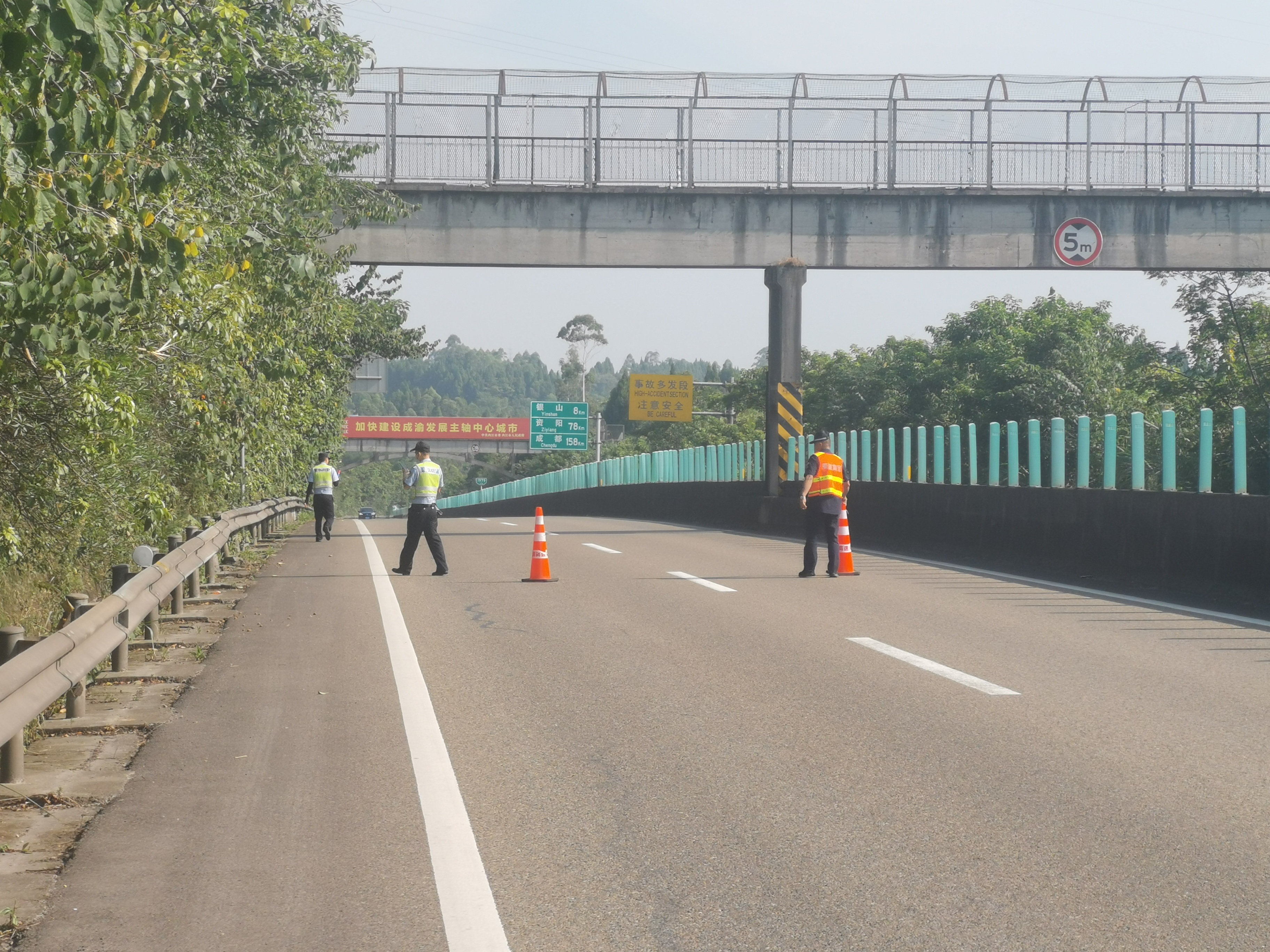 內江管理處配合地方電網完成跨線遷改施工