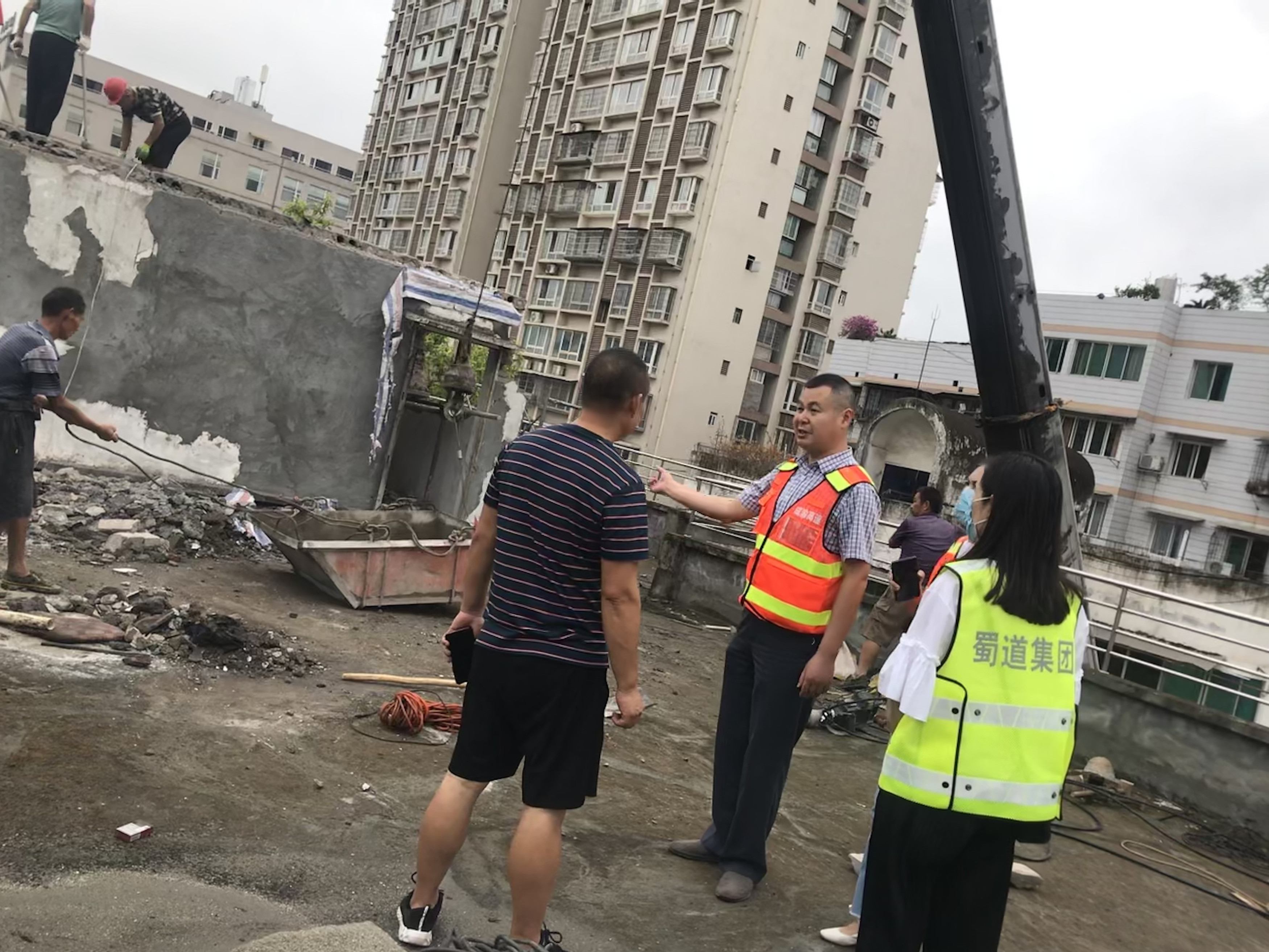 資陽管理處開展成渝高速資中生活區碉樓整改工程現場檢查