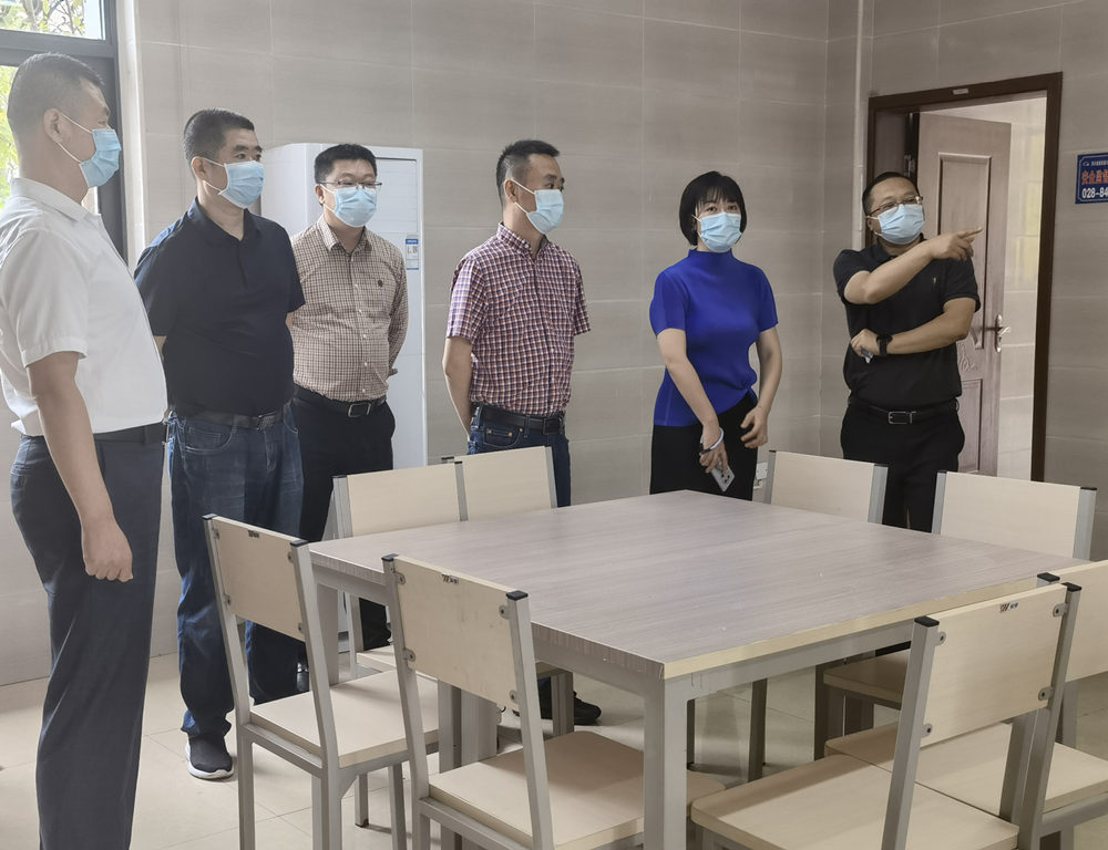 成渝分公司檢查資陽管理處疫情防控工作并慰問一線員工