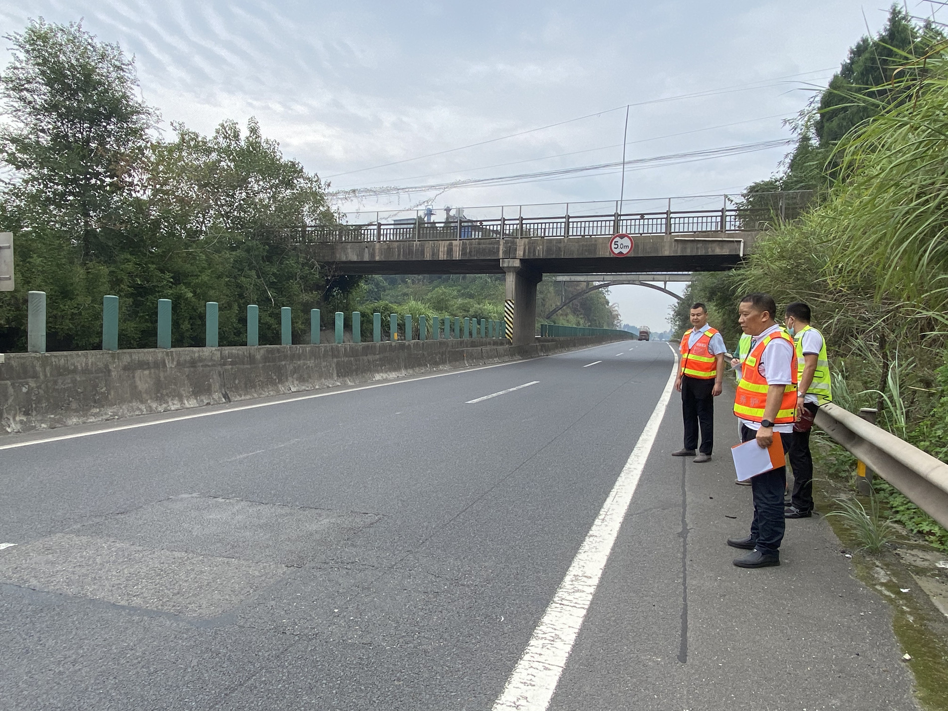 資陽管理處開展路面跳車病害聯合調查