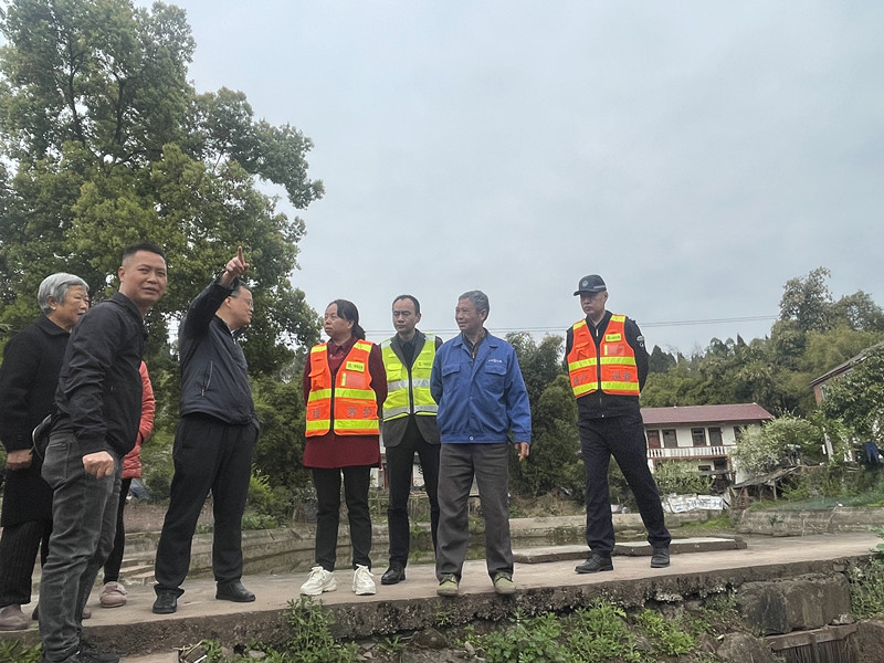 成渝分公司助力地方道路建設(shè)履行國企社會責(zé)任