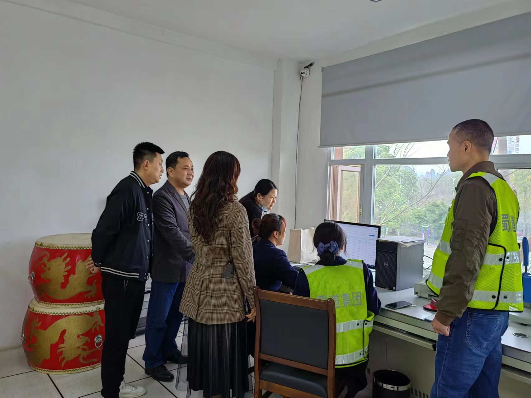 內江管理處試運行收費無紙化系統
