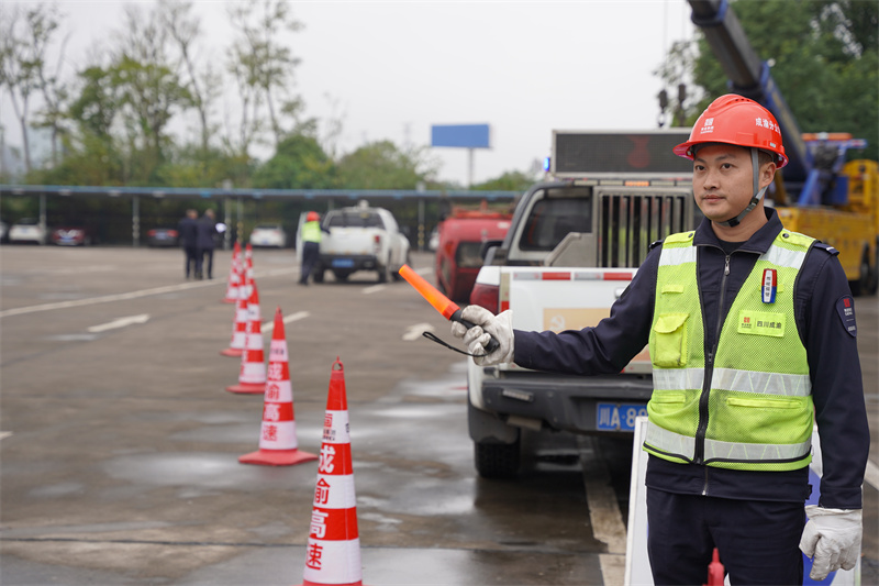 盡職盡責——四川成渝高速公路股份有限公司成渝分公司龐宇