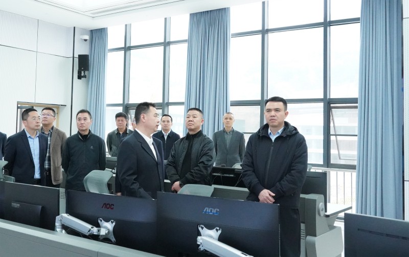 成渝公司黨委書記羅祖義調(diào)研成渝高速和應(yīng)急指揮調(diào)度中心