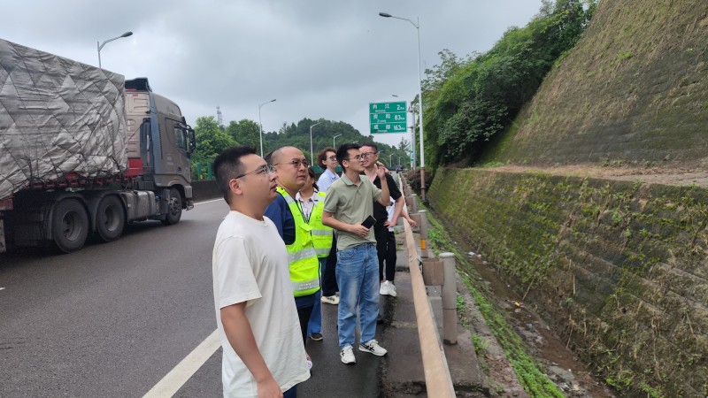 成渝公司建設管理部（招標辦公室）到成渝高速開展養(yǎng)護工作檢查