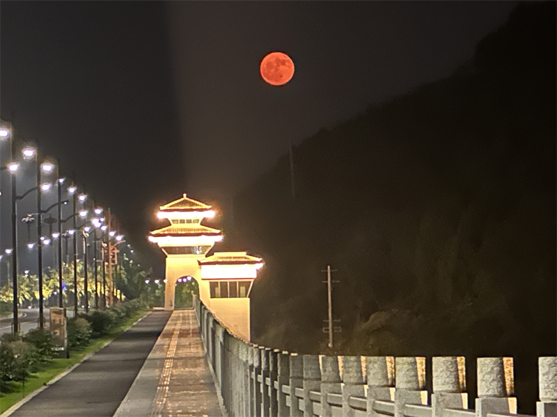 紅月+四川成渝高速公路股份有限公司成渝分公司資陽(yáng)管理處+雷鳴